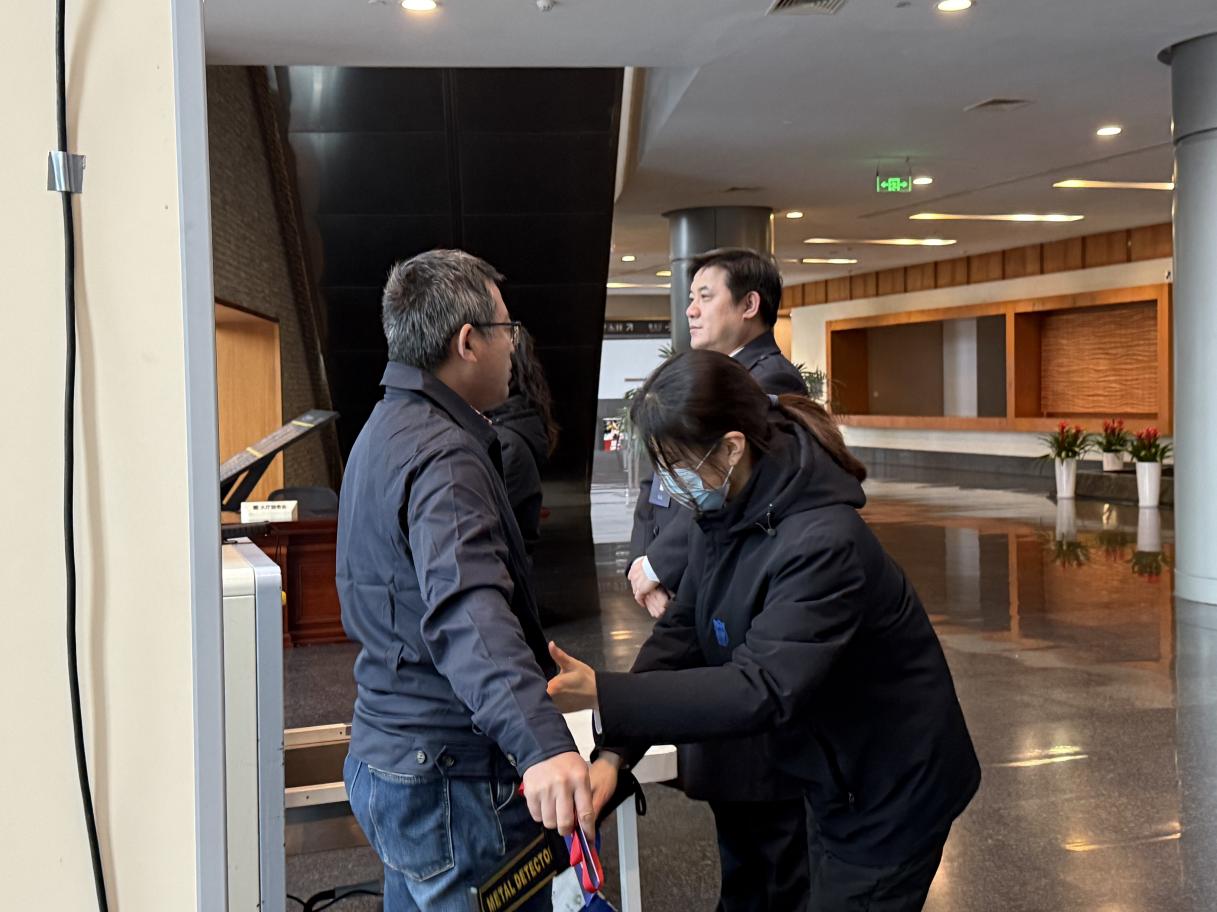 E:/25.12.10后 上傳網(wǎng)站留存/“安保鐵軍、硬核保障”2026系列報(bào)道一——科技引領(lǐng)未來，安全護(hù)航盛會/照片/79854b95b5929b8d99e14dd1fe9a271f.jpg79854b95b5929b8d99e14dd1fe9a271f